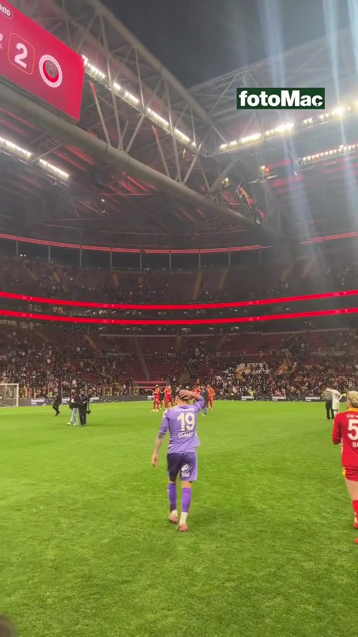 "Qalatasaray"ın qapıçısını fitə basdılar, ağladı