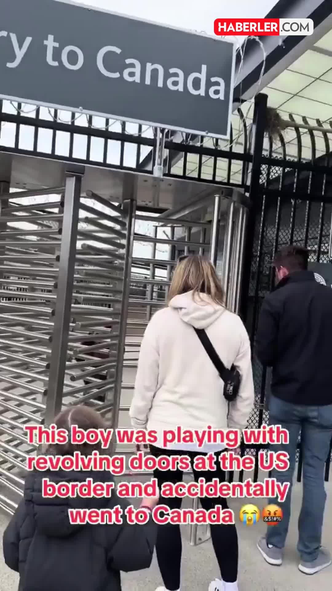 Oyuna dalıb təsadüfən sərhədi keçdi