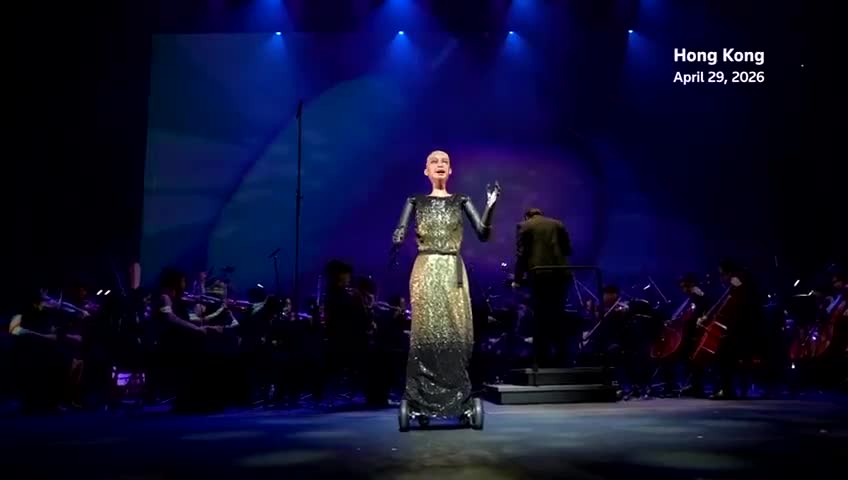 “Sofiya” canlı orkestrlə mahnı oxudu