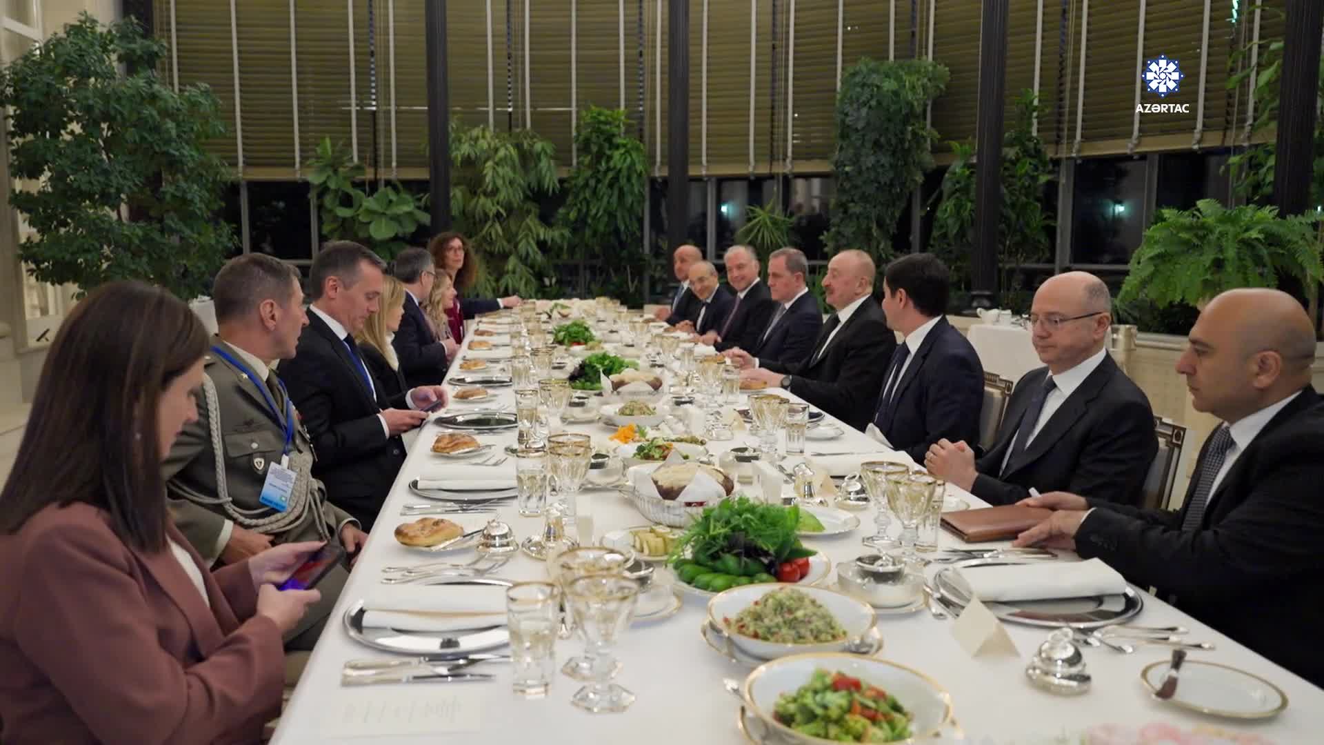Prezidentin adından Meloninin şərəfinə şam yeməyi verildi