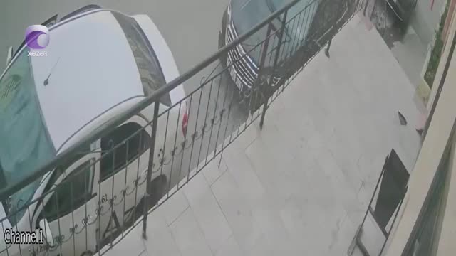 Sarayda avtomobildə partlayış oldu, sürücü sağ çıxdı