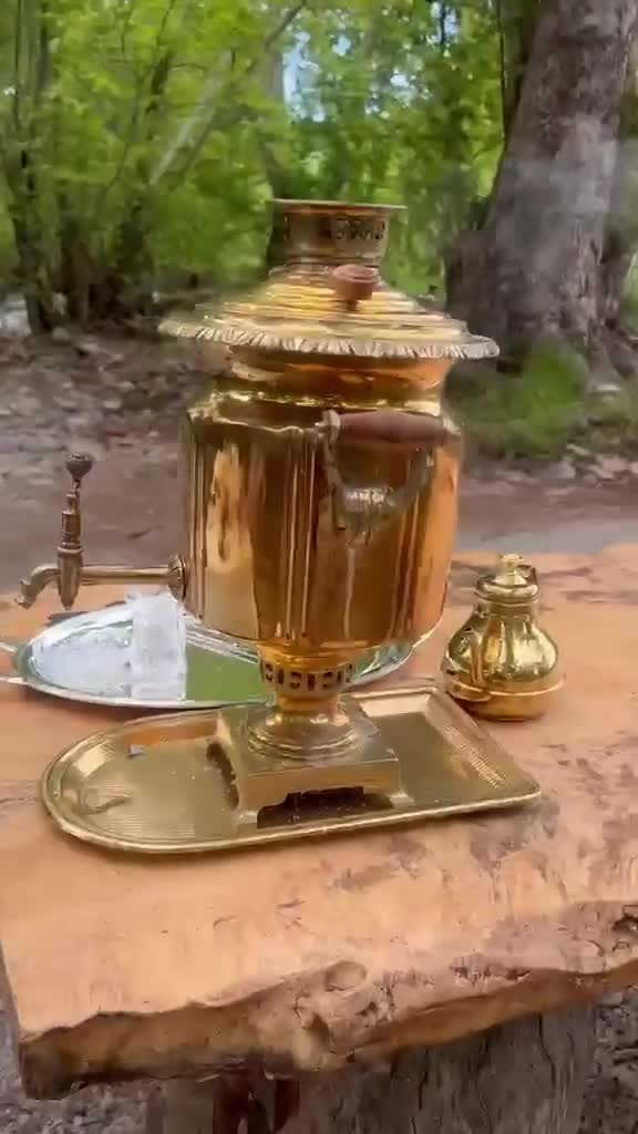Çay kənarında özəl gün...