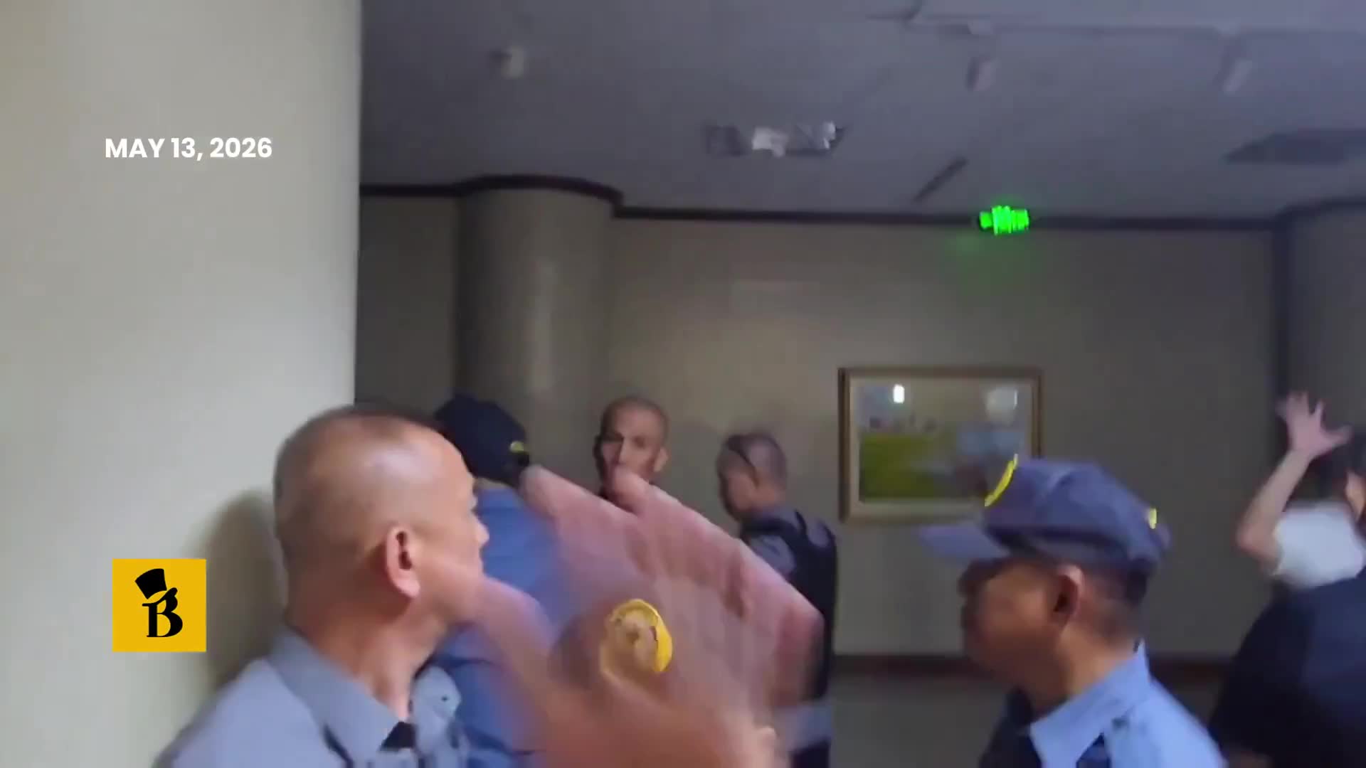 Bu ölkədə hərbçilər parlament binasına girib atəş açdılar - 2