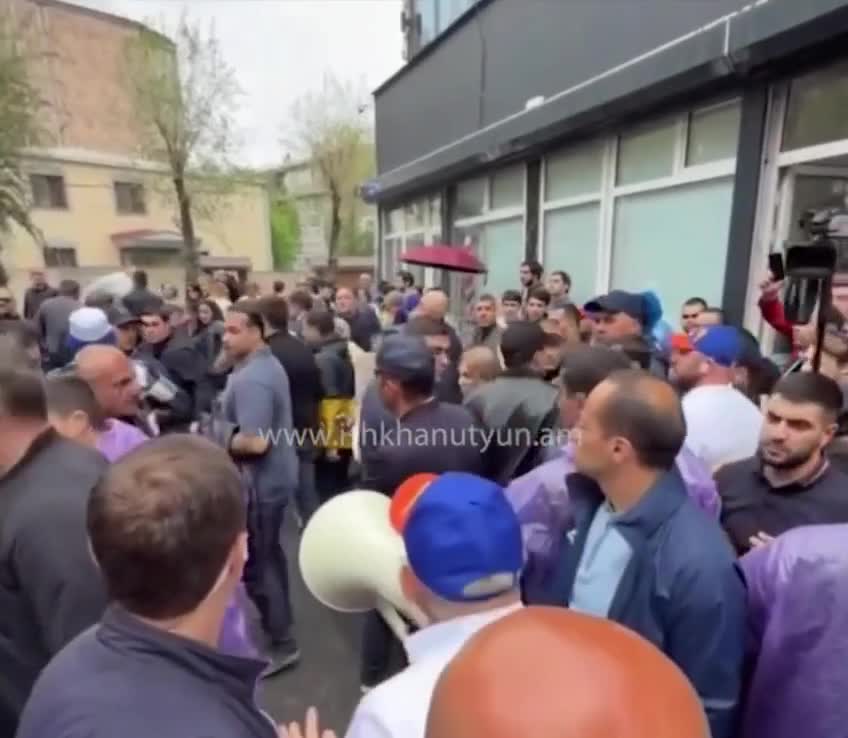“Niyə orada ölmədilər, gəlib Ermənistanda peyda oldular?”