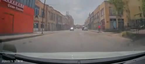 Xırdalanda velosiped sürən uşaq maşının altına yıxıldı