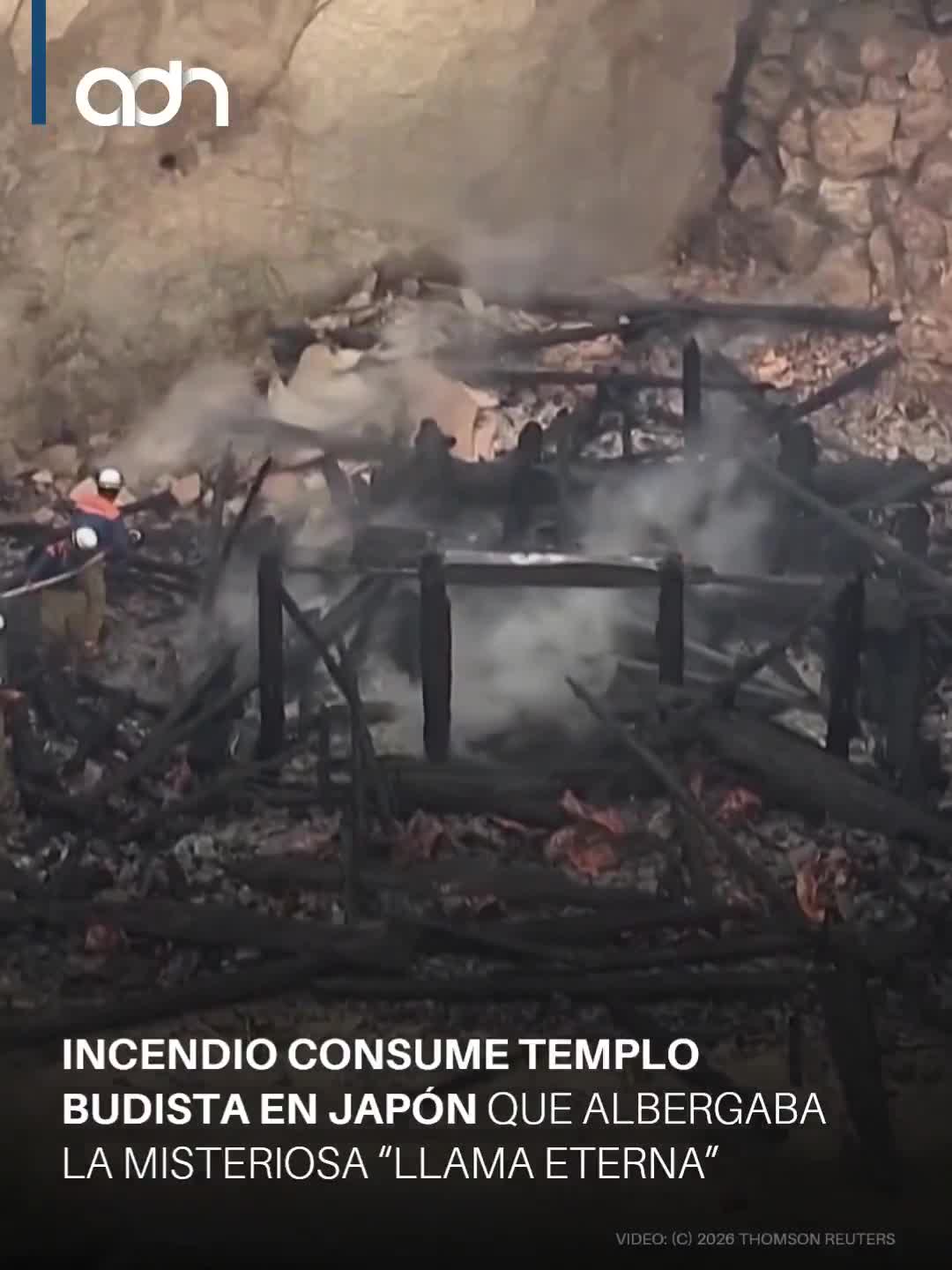 Min ildir “əbədi alov”un qorunduğu tikili yanıb kül oldu