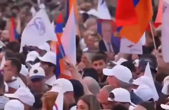 İrəvanda mitinqdə Azərbaycan dilində dialoq səsləndirildi