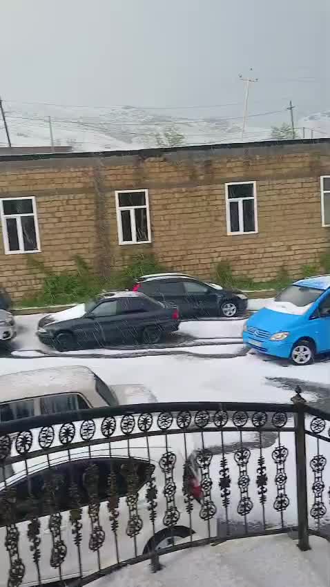 20 dəqiqəyə hər yer ağardı
