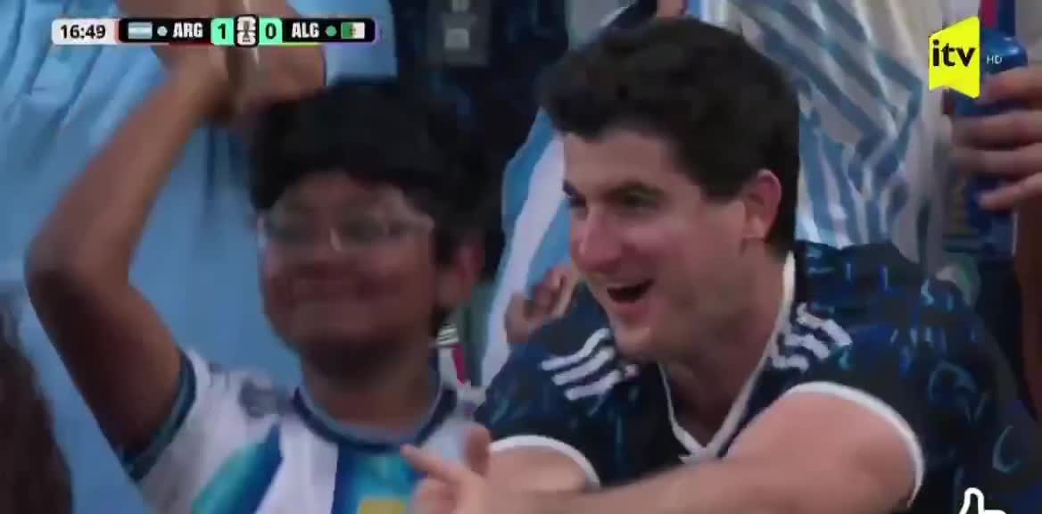 Messi möhtəşəm qolla Argentinanı önə keçirdi
