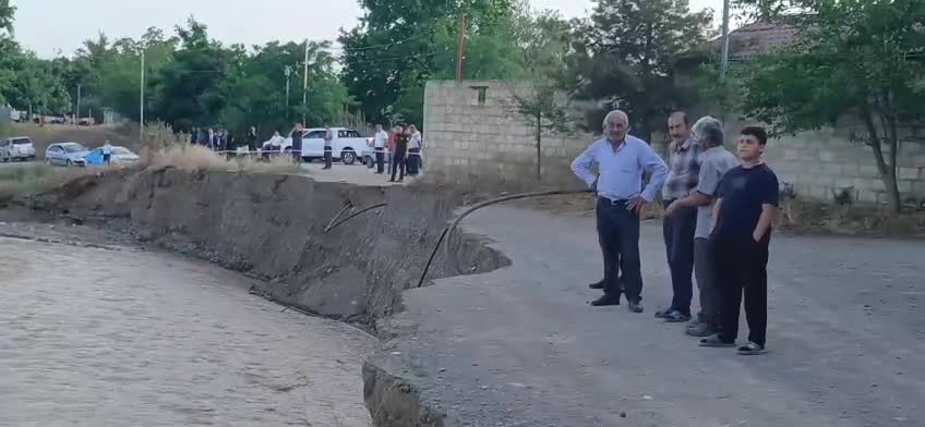 Ağdamda sel-Yollar yuyuldu, qaz xətti zədələndi