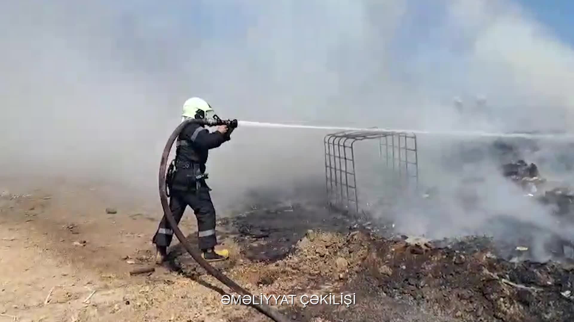 Bakıda açıq ərazidə yanğın