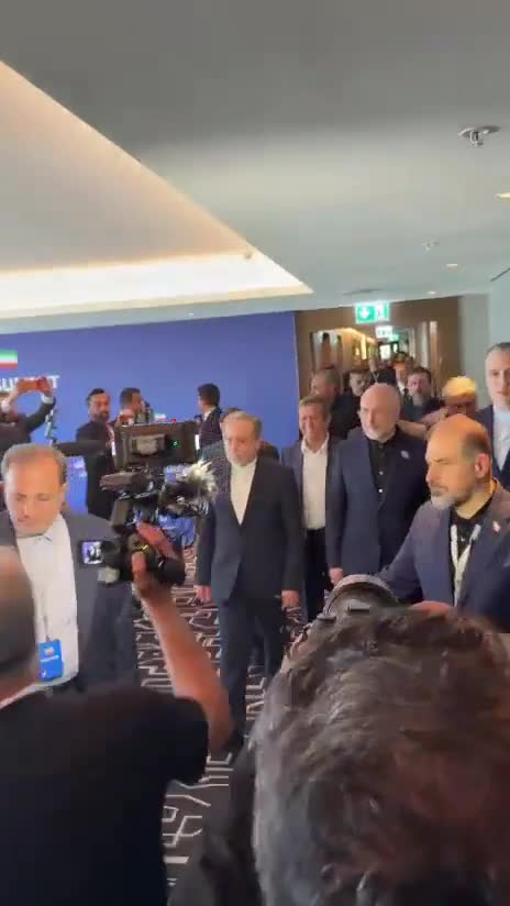 İran heyəti ABŞ nümayəndələri ilə şəkil çəkdirməkdən imtina etdi