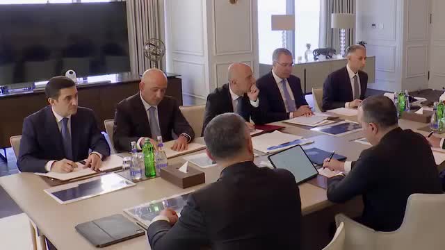 Mehriban Əliyeva bugünkü iclasdan görüntülər paylaşdı