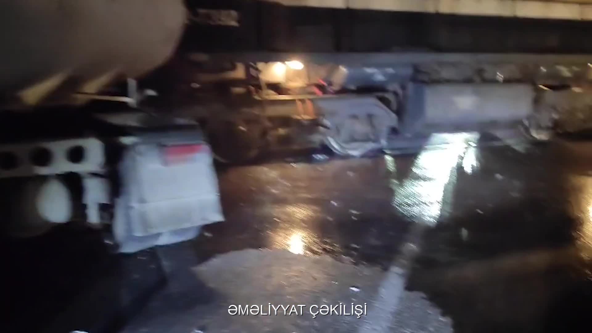 Sumqayıtda qatar benzin daşıyan maşınla toqquşdu