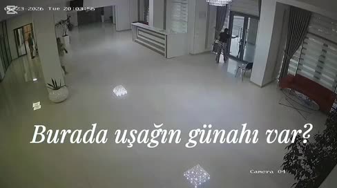 Reabilitasiya mərkəzində şüşə qırılıb uşağın üstünə töküldü