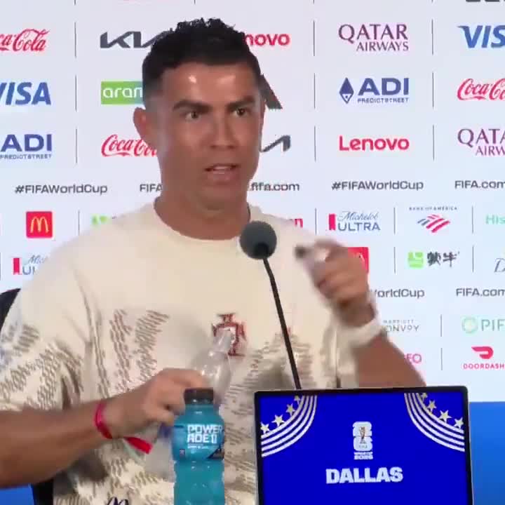 Ronaldodan tənqidçilərinə sərt mesaj