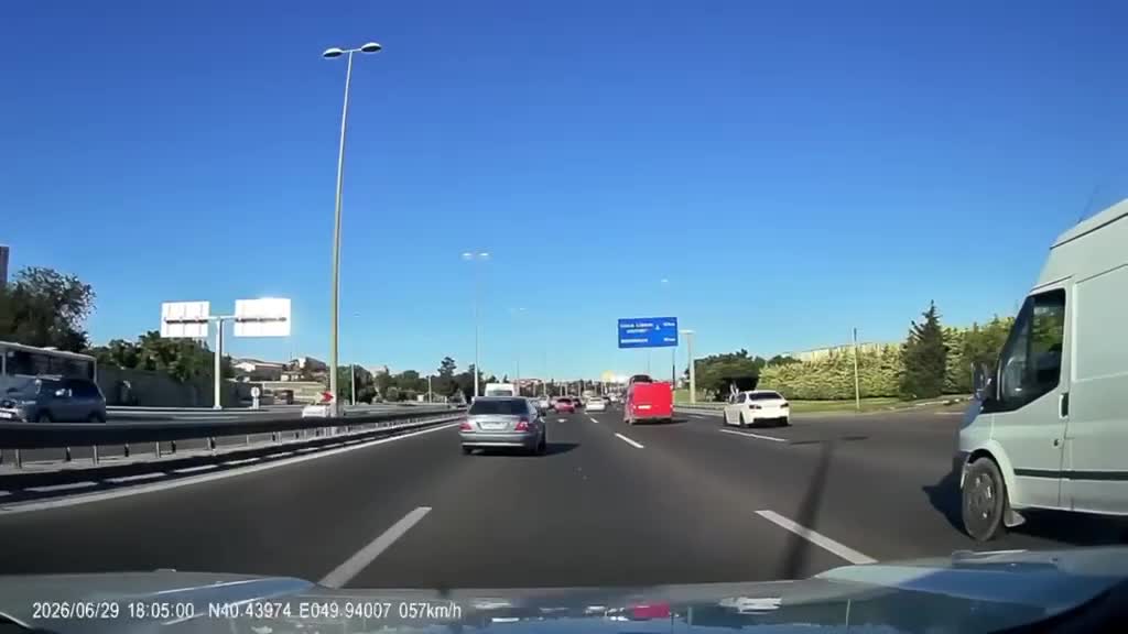 Piyada həyatını təhlükəyə atdı