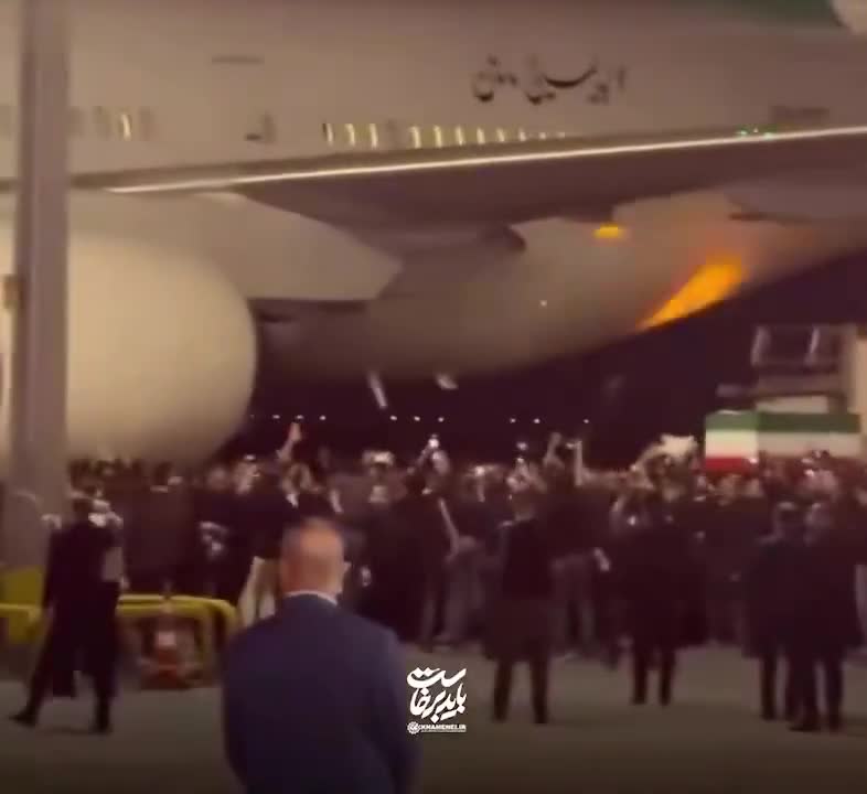 Xameneinin nəşi Nəcəfdə izdihamla qarşılandı - 1