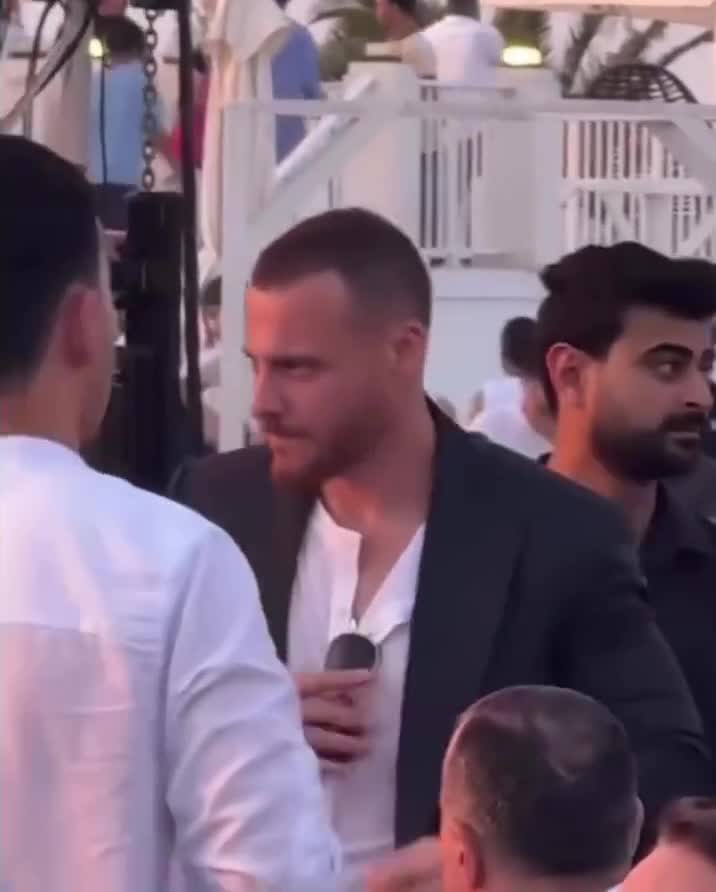 Sahil Babayev Kerem Bursinlə bir arada