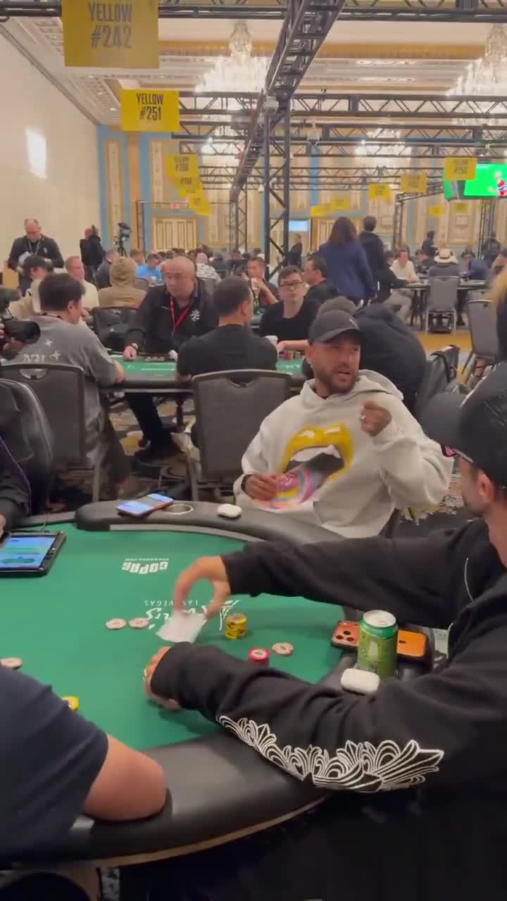 Ölkəsi DÇ-dən kənarlaşdırılan kimi poker oynamağa getdi - 1