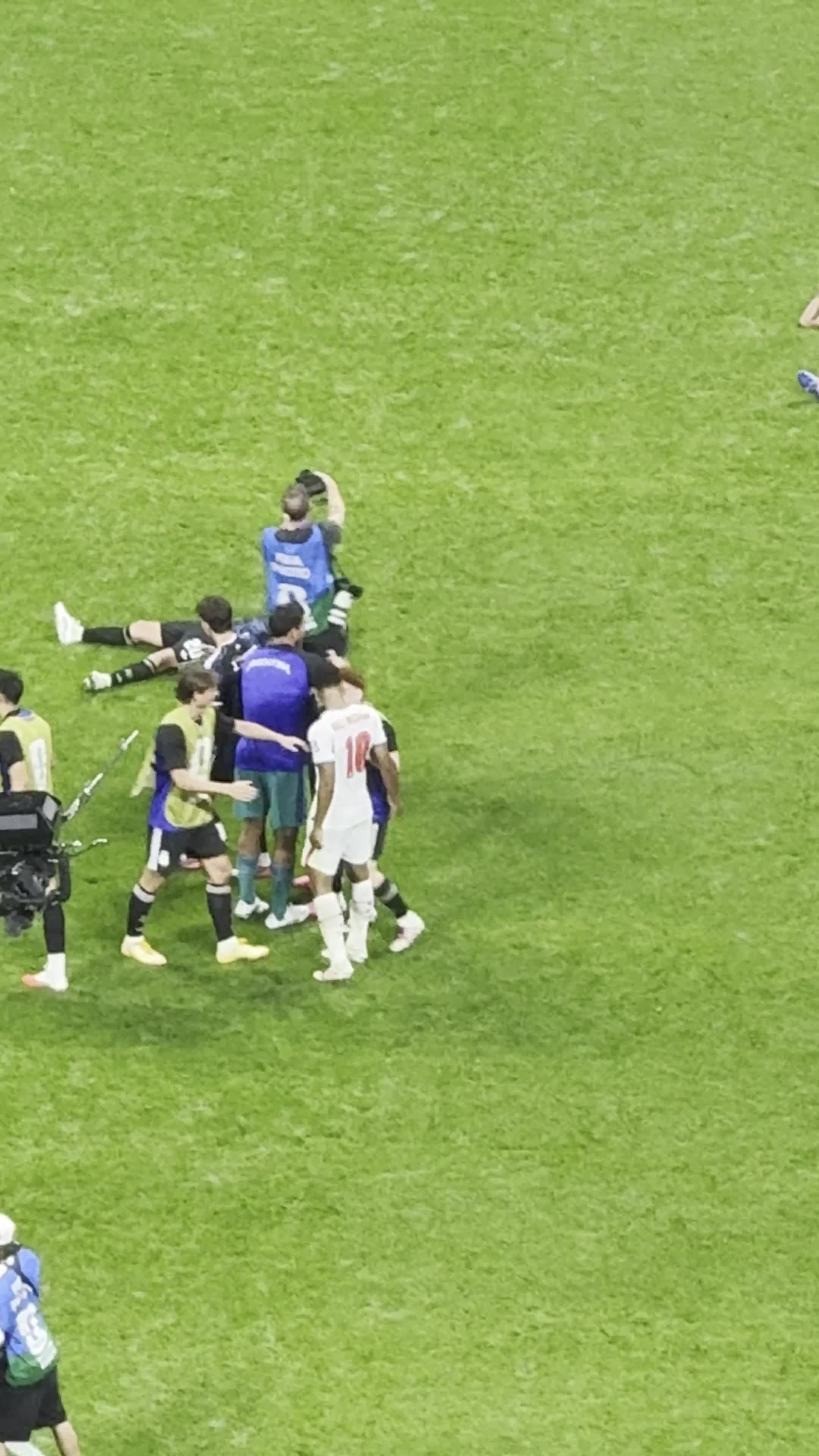 Final fitindən sonra agentinalı futbolçuya şillə vurdu