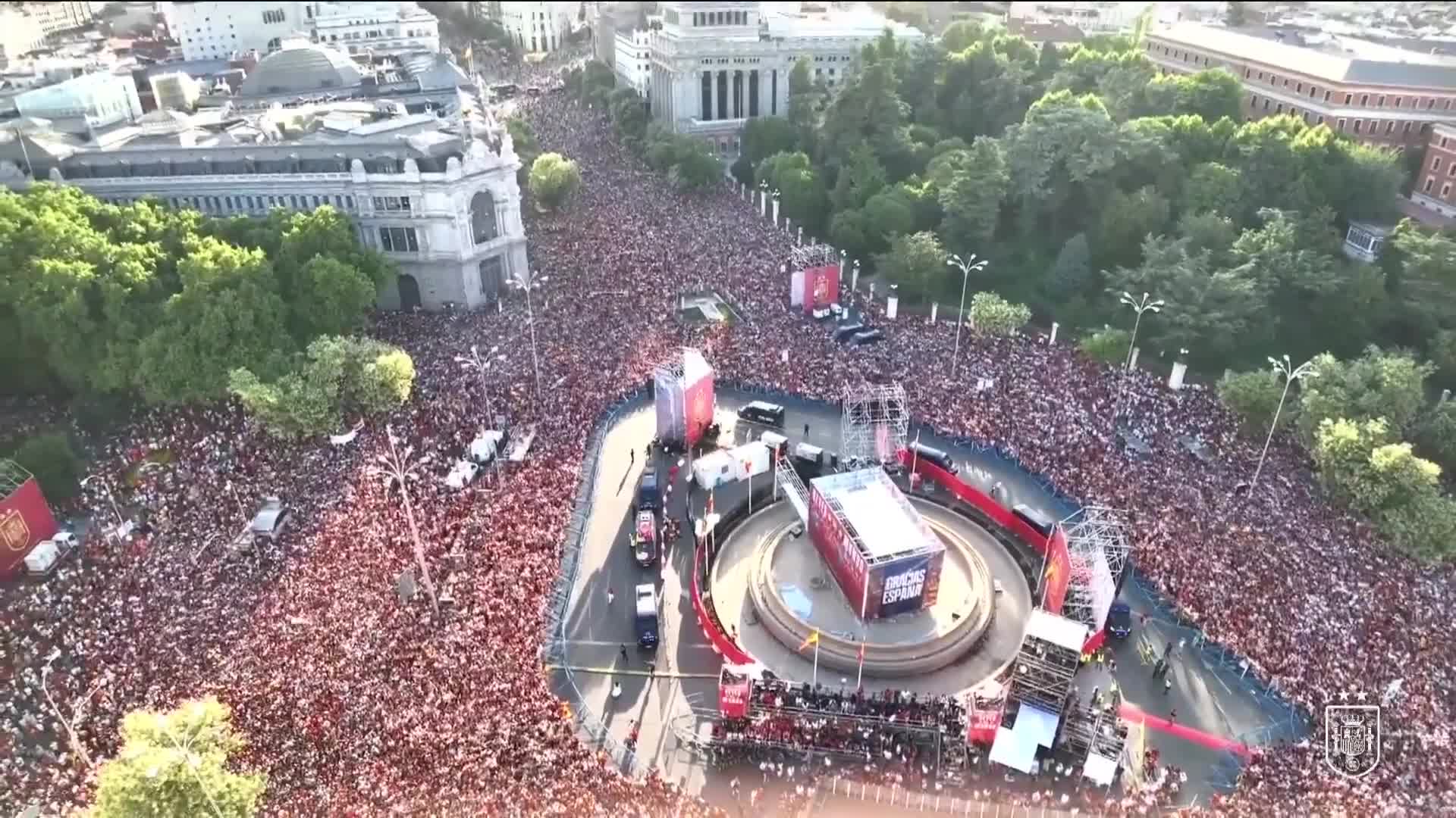 Madriddə iynə atsan, yerə düşməz