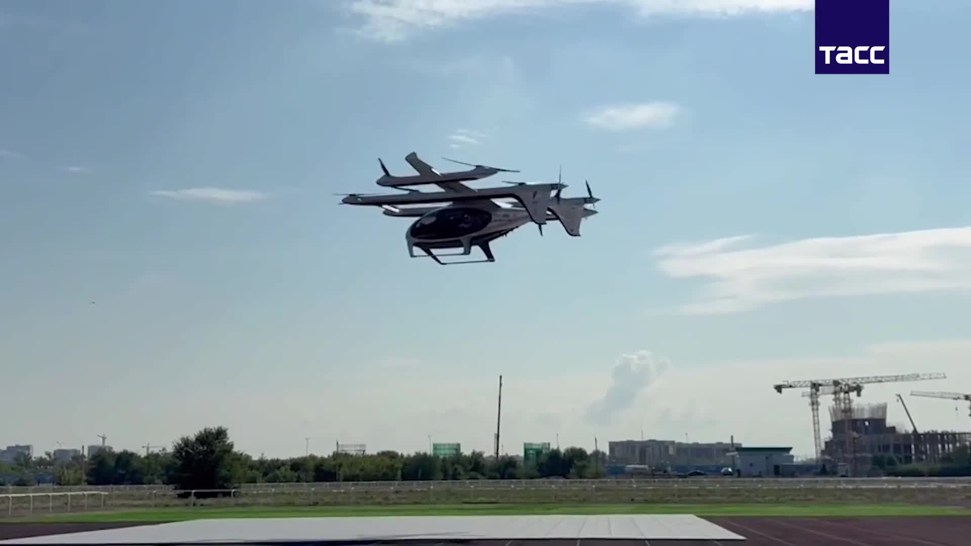 Qazaxıstanda aerotaksinin nümayiş uçuşu