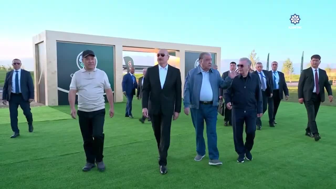 Prezident həmkarları ilə qolf oynadı