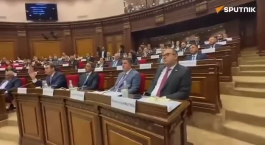Müxalifət and içməkdən imtina etdi