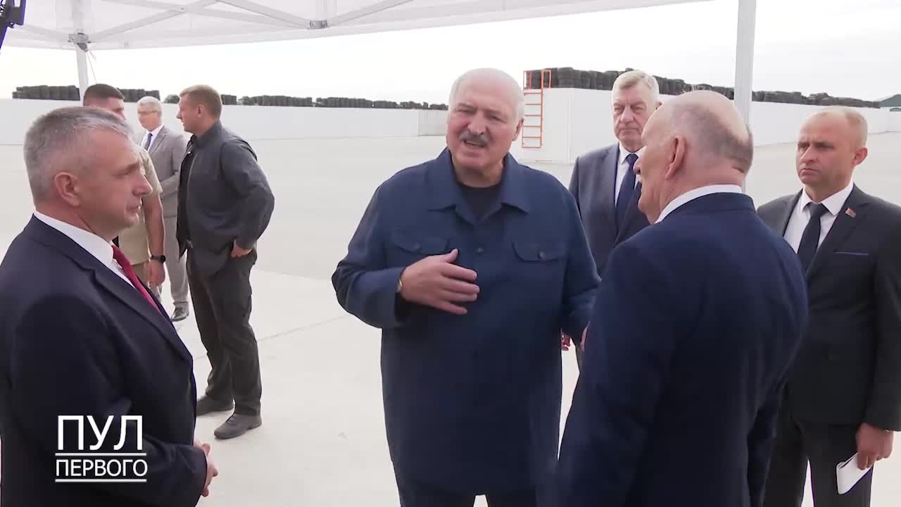Onları “axmaq” adlandırdı