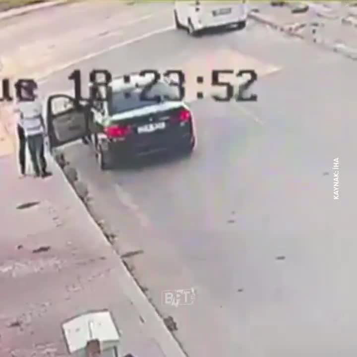 Türkiyədə deputat bıçaqlandı
