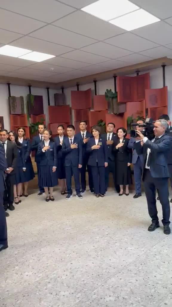 Füzulidəki məktəb direktoru Prezidentlərin qarşısında çıxış etdi
