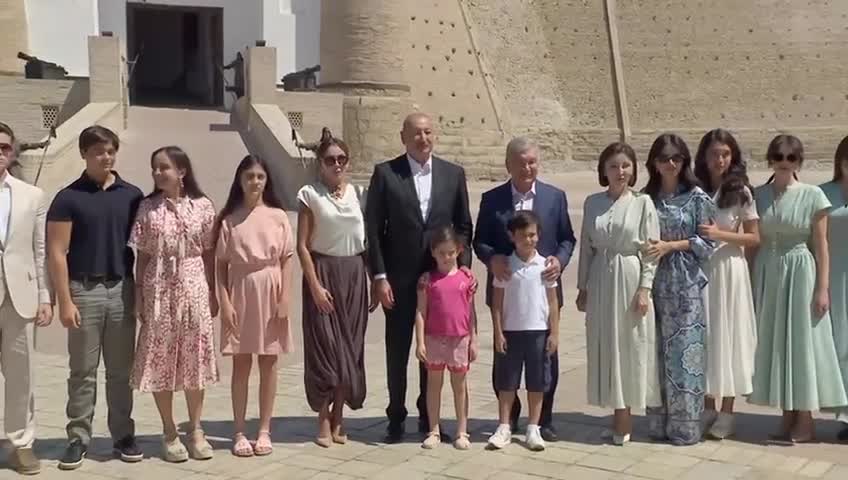 Prezidentlər xanımları ilə  “Ark” qalasında