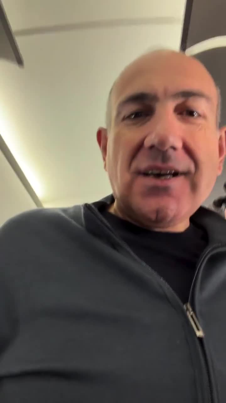 Fransaya prezident təyyarəsi ilə deyil, adi reyslə getdi
