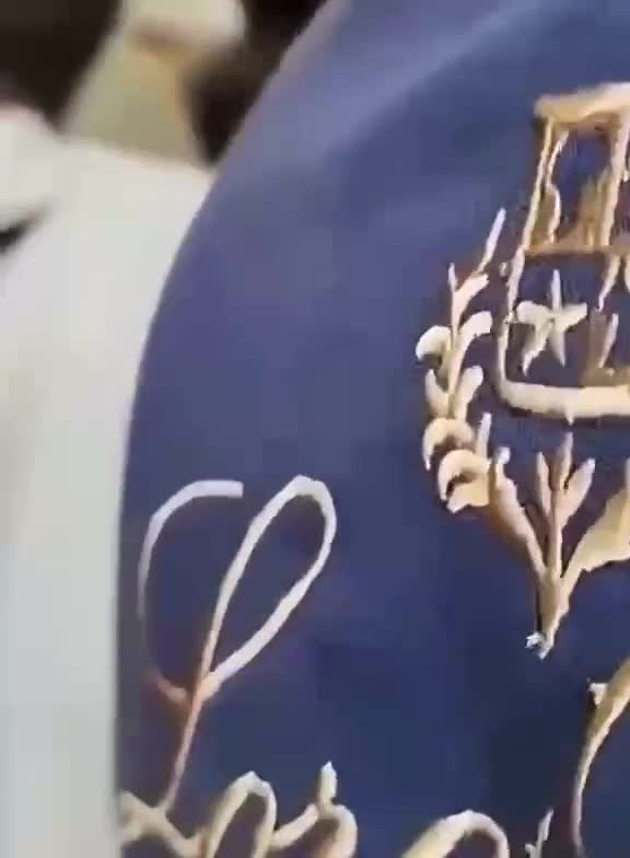 Sərnişinlər qatarda ayaqyolunda dayanmalı olublar?