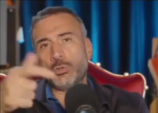 “Bu etdiyiniz ayıbdır!”