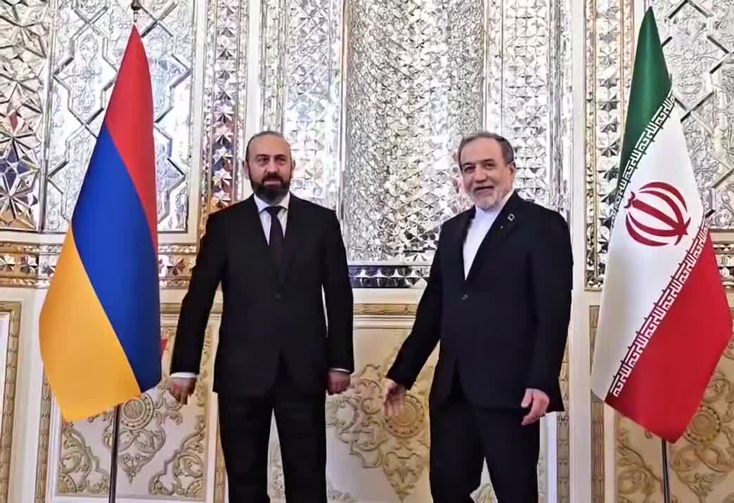 Əraqçi ilə Mirzoyan görüşdü