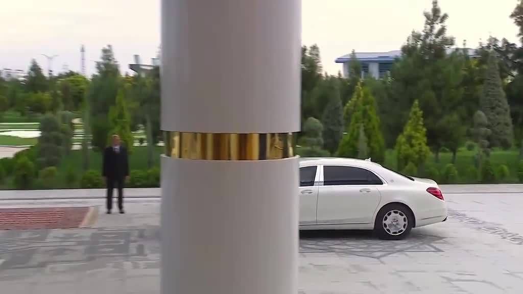 İlham Əliyev Türkmənbaşıda “Avaza” Kompleksində