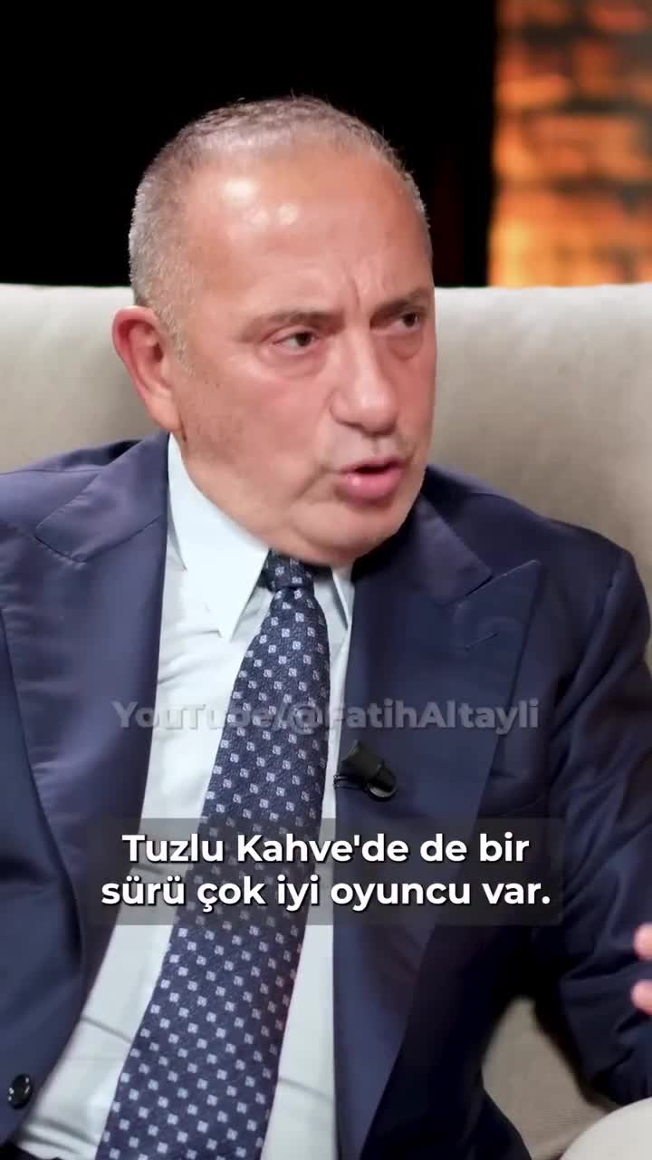 “Öpüşmə səhnələrində çəkilmirəm, açıq-saçıq geyinmirəm”