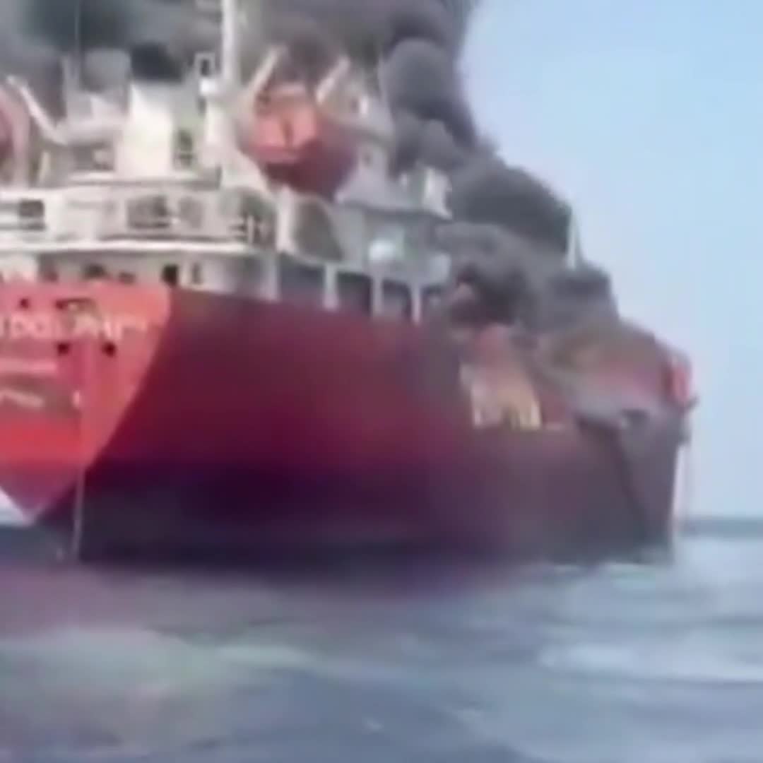 Neft tankeri Hörmüzdə minaya düşüb