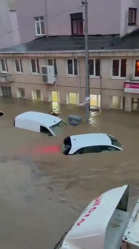 İstanbulda 41 ilin yağıntı rekordu qırıldı - 2