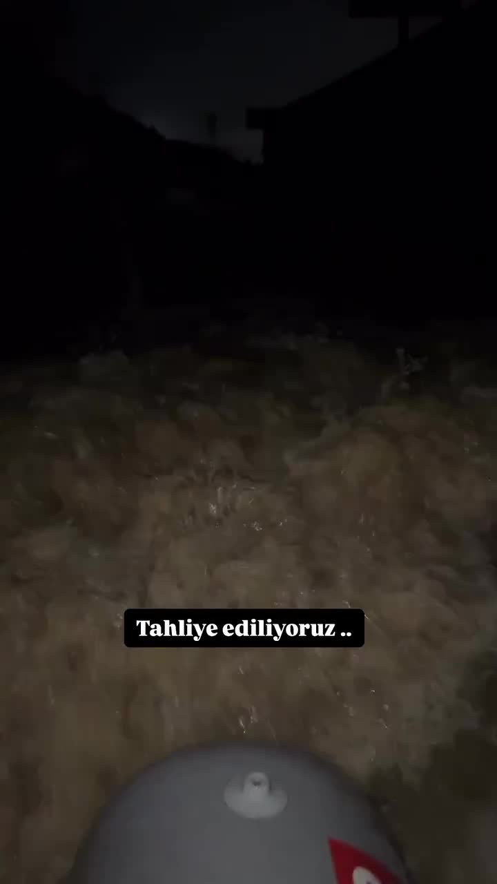 Murat Boz sel səbəbindən qaldığı studiyadan təxliyə edilib