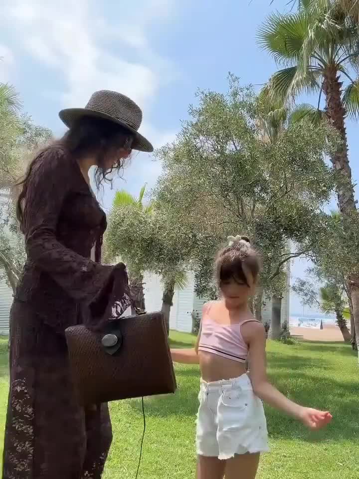Səfurə Əlizadənin rəqsi trend oldu 