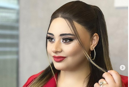 Almaxanım əkizlərinə mahnı həsr etdi