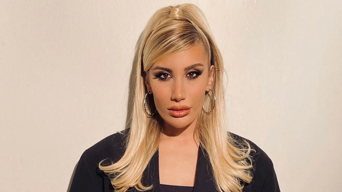Toy məclisində eşq anı – İrem Derici “hə” dedi