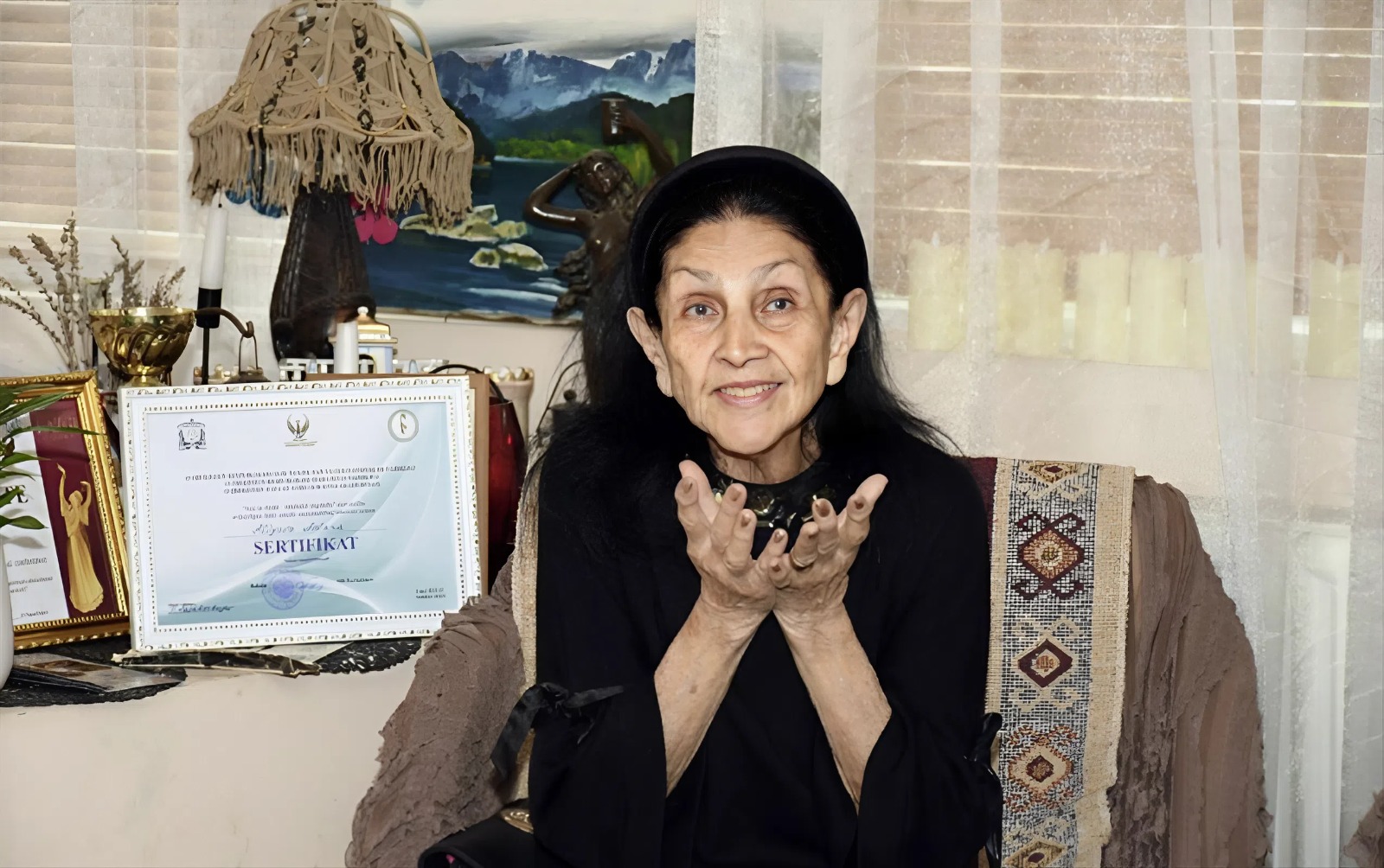 Roza Cəlilova qızını polis vermişdi