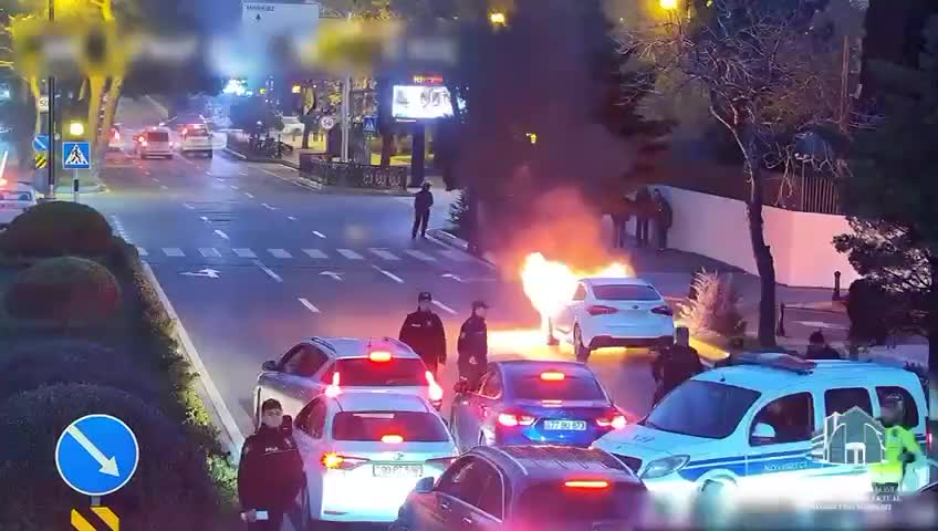 Bakıda avtomobil alışıb yandı