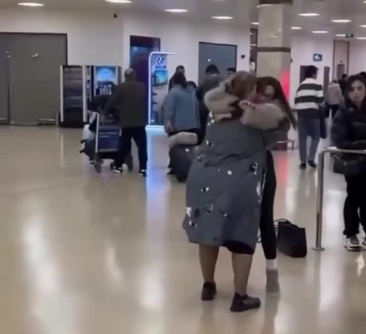 Zümrüdün qızı ilə görüşü