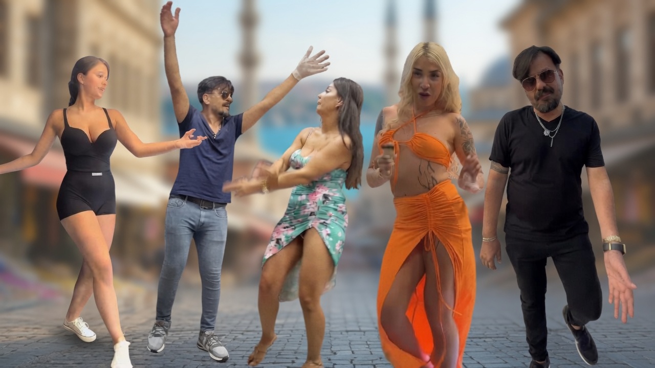 Bakıda qadınları qarşısında oynadan 