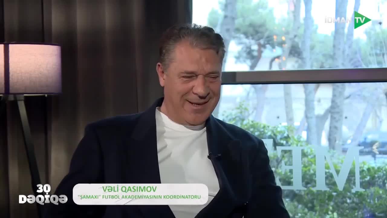 Vəli Qasımovun pencək tarixçəsi